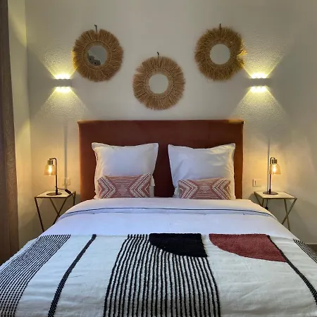 Azura, Vue Panoramique Et Proche A Santa Giulia, Piscine Chauffee 别墅 *