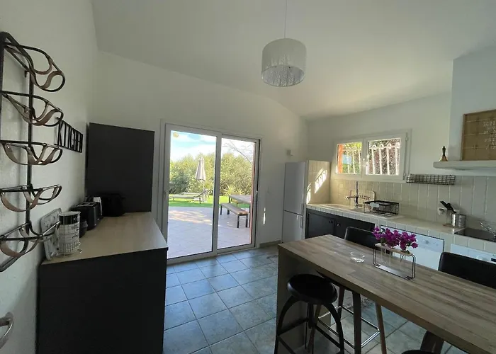 Azura, Vue Panoramique Et Proche A Santa Giulia, Piscine Chauffee 别墅 维琪奥港