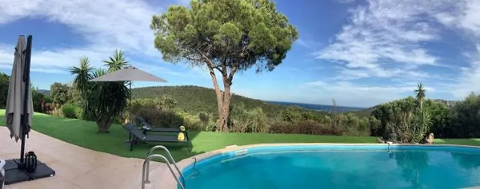 Azura, Vue Panoramique Et Proche A Santa Giulia, Piscine Chauffee
