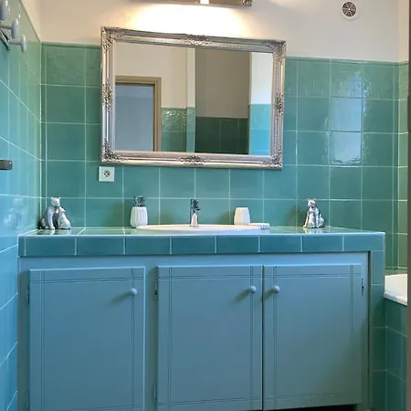 Azura, Vue Panoramique Et Proche à Santa Giulia, Piscine Chauffée