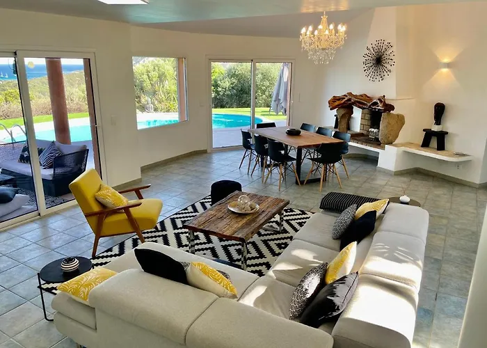 Azura, Vue Panoramique Et Proche A Santa Giulia, Piscine Chauffee Porto-Vecchio (Corsica)